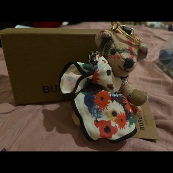 $310 Burberry Scarf Bear Keychain - Picture 1 of 3